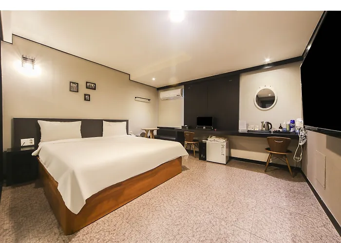 Hotel Elysee 3*