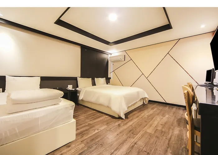 Hotel Elysee 3*