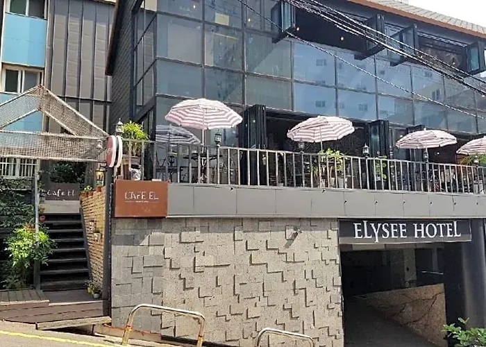 Elysee Hotel 3*