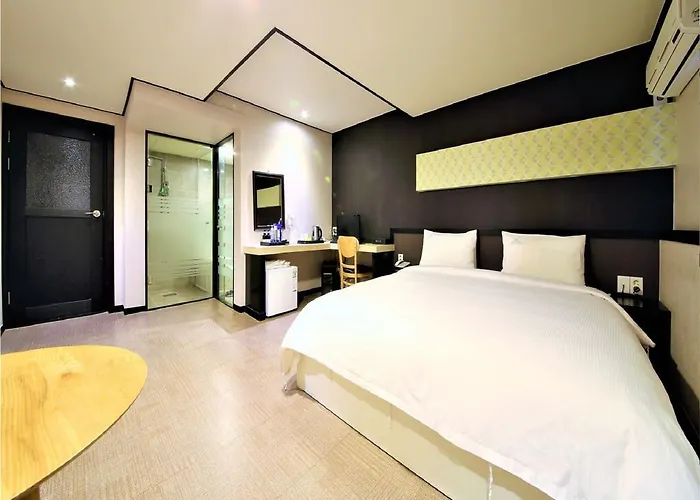 Hotel Elysee 3*